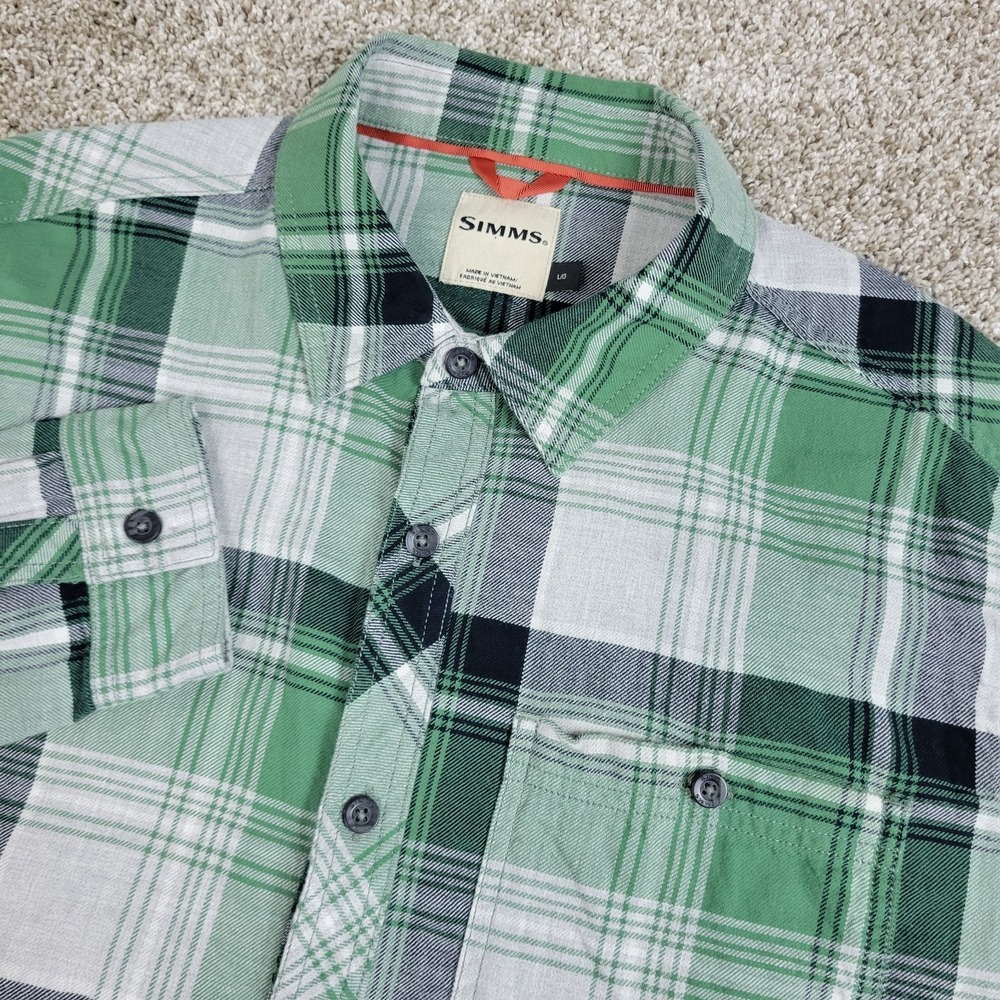 Simms Mens Large Green Plaid Button Up Long Sleeve Flannel